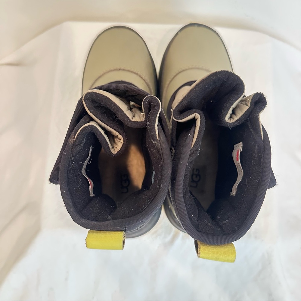 UGG Winter Boot - Picture 4 of 7